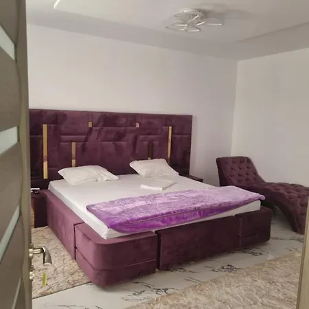De Inchiriat In Regim Hotelier